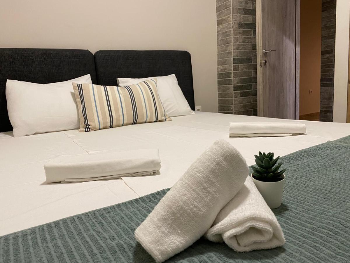 Davidana Deluxe Apartments Nea Kallikrateia Екстериор снимка